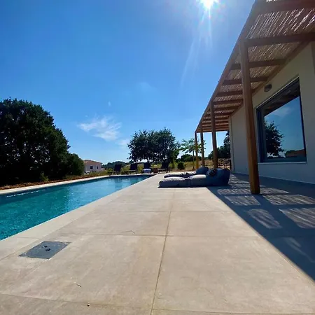 فيلة Alberi - Izla Homes *